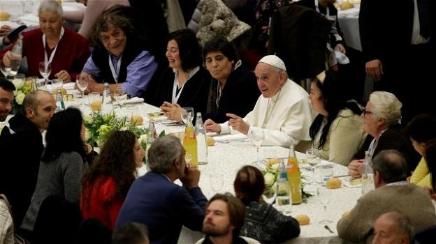 Papa Francesco: a tavola con 1500 poveri