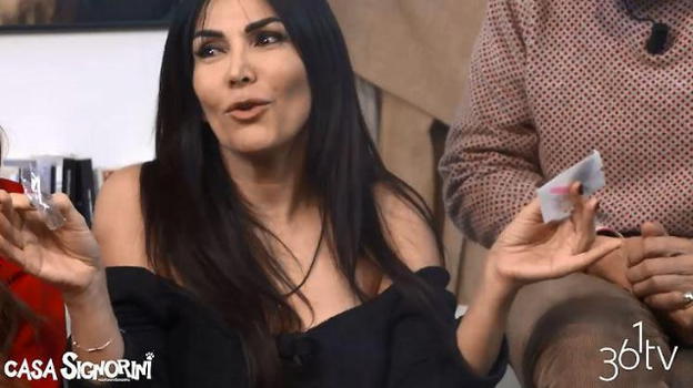 Giulia Salemi, la mamma fa rito magico per far innamorare Francesco Monte: usati anche elementi di Cecilia Rodriguez