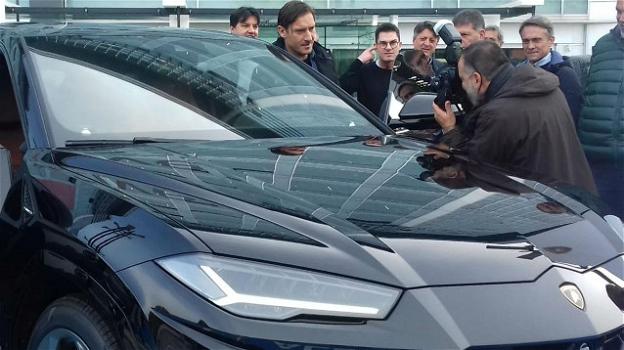 Francesco Totti sceglie la Lamborghini Urus. Costa 200 mila euro