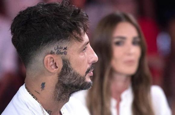 Fabrizio Corona a Verissimo, “Asia Argento è Dio”. Ilary Blasi? “Se la vedo per strada…”