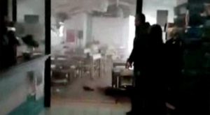 Maltempo in Salento, la tromba d’aria entra nel ristorante e lo devasta
