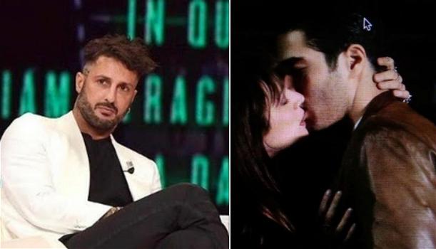 Fabrizio Corona asfalta Cecchi Paone: “strumentalizza la sua omosessualità”. Asia Argento bacia un altro
