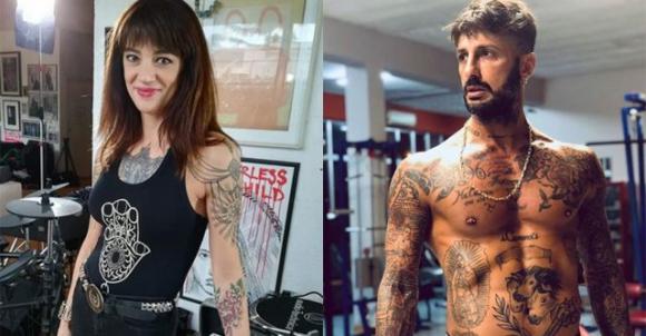 Fabrizio Corona asfalta Cecchi Paone: “strumentalizza la sua omosessualità”. Asia Argento bacia un altro