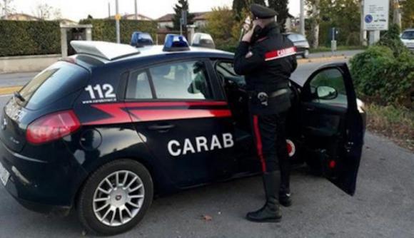 Sgarbi indagato insieme alla sua Fondazione: “Opere d’arte false spacciate per autentiche”