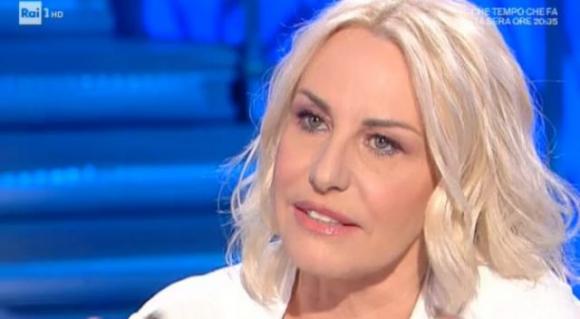 Antonella Clerici in lacrime a Domenica In: “La morte di Fabrizio Frizzi mi ha cambiata”