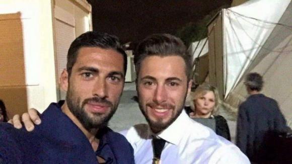 Giovanni, il medico più bello d’Italia che sta facendo impazzire il web: “Le donne fingono di infortunarsi per vederlo”