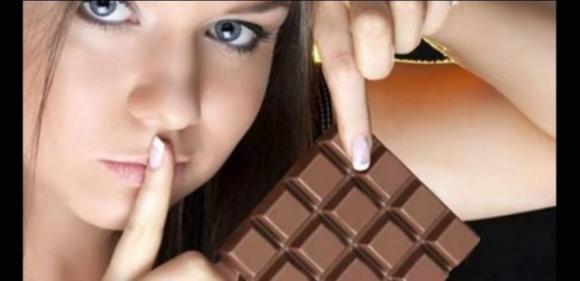 Colpita da una barra di cioccolata durante una lite, ricoverata con trauma cranico