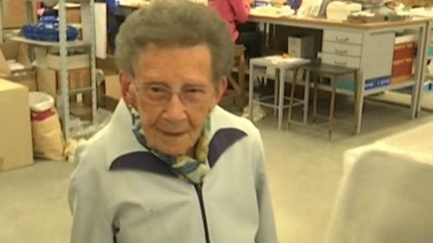 Venezia, a 96 anni lavora ancora in fabbrica: "a casa mi annoio"