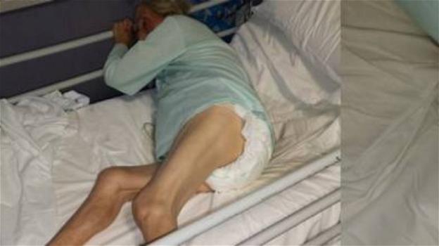 Caserta, denuncia choc dall’ospedale: "Mia madre legata a letto nell’urina"