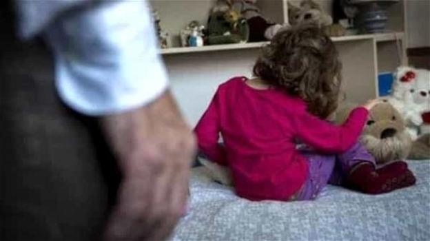 Bologna, nonno abusa sessualmente della nipote: "era lei a provocarmi"