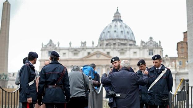 Terrorismo, arrestato a Bari un 20enne somalo affiliato all’Isis: "Mettiamo bombe nelle chiese italiane"