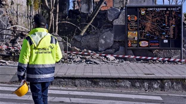 Terremoto nel catanese, il racconto dei sopravvissuti: “vivi per miracolo”