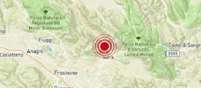 Scossa di terremoto in Centro Italia: gente per strada e chiamate ai Vigili del Fuoco