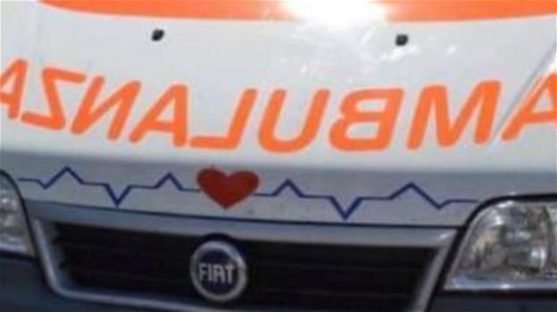 Napoli, 37 feriti dai petardi di Capodanno: presa di mira anche un’ambulanza in servizio