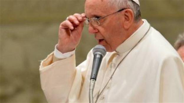 Papa Francesco contro i cristiani "ipocriti": "Meglio che si convertano all’ateismo"