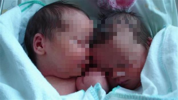Bari, gemelli nati in anni diversi. L’ospedale fa sapere che "è una fake news"