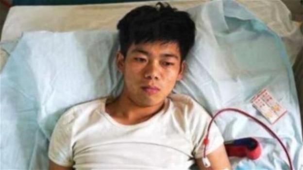 Cina, giovane vende il suo rene per comprarsi Ipad e Iphone: resta invalido