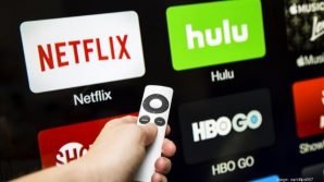 Netflix: rischio denuncia per chi condivide la password, e nuova tecnologia in arrivo dal CES 2019