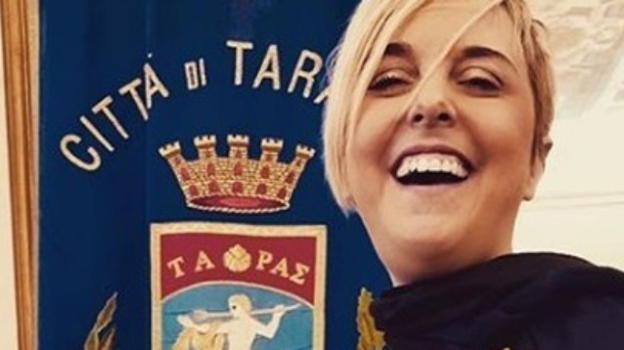 Nadia Toffa, cittadina onoraria di Taranto, potrebbe candidarsi a sindaco: "Ci sto pensando"