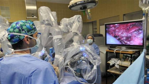 Torino, robot chirurgico asporta prostata a un paziente con doppio trapianto di reni