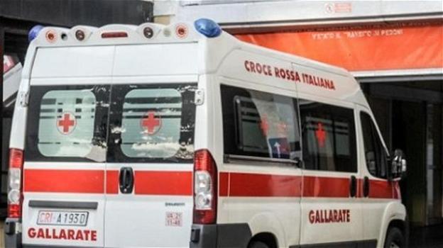 Varese, paziente si suicida in ospedale: i parenti della vittima devastano il pronto soccorso