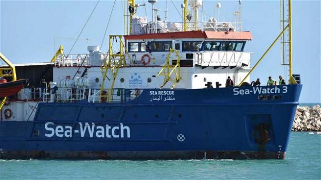 Migranti: la Sea Watch 3 chiede un porto sicuro dove attraccare