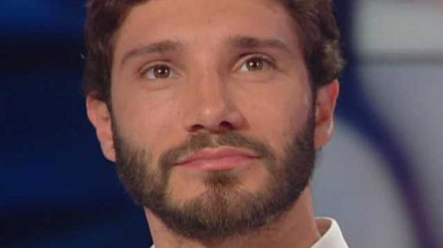 Storie Italiane, Stefano De Martino parla di Belèn e rivela: "Anche se ci siamo lasciati restiamo una famiglia"