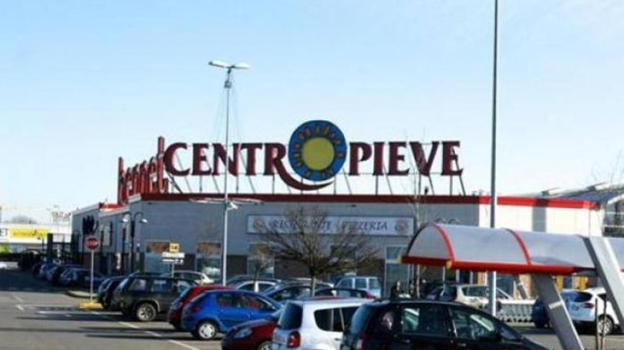 Commessa licenziata a causa del suo peso