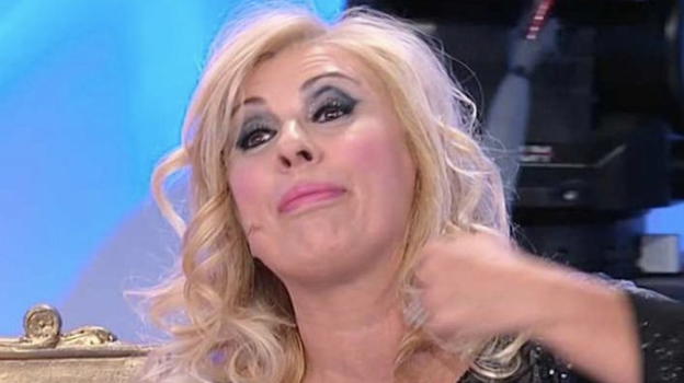 Uomini e Donne, ex tronista attacca Tina Cipollari: "A 5mila euro fa sempre un grandissimo show, cafona e maleducata"