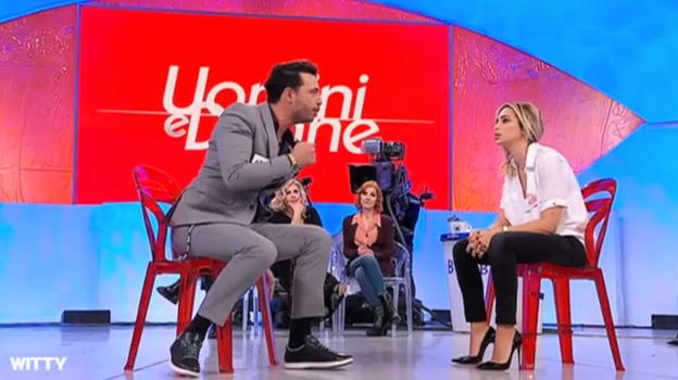 U&D Over, Armando e Noel duro scontro in studio e il pubblico insorge