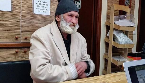 La storia di Mesej, il senzatetto a cui il vicesindaco di Trieste ha buttato le coperte e i vestiti in un cassonetto