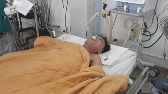 Gli somministrano 15 lattine di birra nello stomaco: la bizzarra terapia gli salva la vita