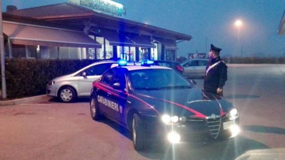 Presa a pugni in pizzeria perchè non parla friulano