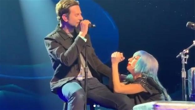 Sorpresa allo show di Lady Gaga: Bradley Cooper sul palco, il duetto infiamma il pubblico