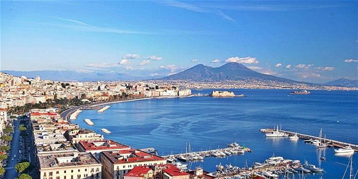 Lettera di un turista ai napoletani : “Napoli è bellissima, chiedo scusa per aver creduto ai luoghi comuni”