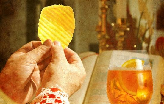 Prosecco e patatine: l’offerta del parroco per attirare fedeli a messa