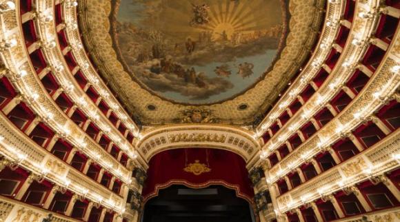 Lettera di un turista ai napoletani : “Napoli è bellissima, chiedo scusa per aver creduto ai luoghi comuni”