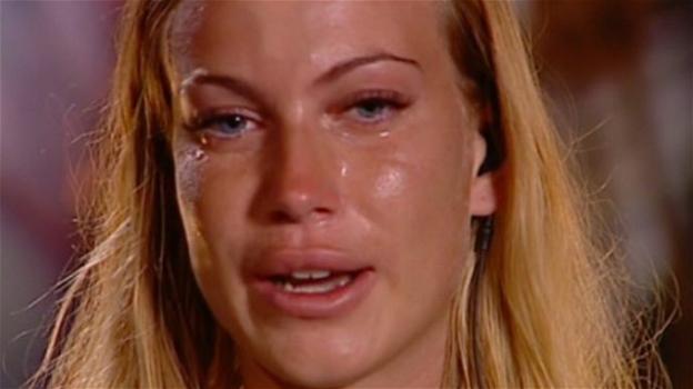 L’Isola dei Famosi, Taylor Mega in lacrime durante il collegamento con sua mamma
