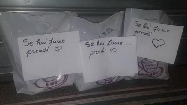 Brescia, le brioches solidali della barista: "Se hai fame, prendile e buon appetito"