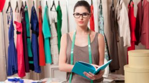Una manager offre 40 mila sterline l’anno a chi è disposto a vestirla e seguirla in giro per il mondo