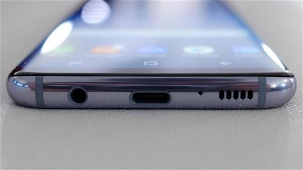 Samsung Galaxy S10 stupisce: potrebbe esserci l’ingresso del jack per le cuffie