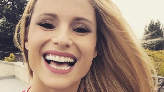 Michelle Hunziker difende il suo sorriso: arcata perfetta e igiene