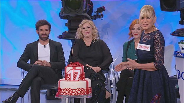 U&D Over, Tina Cipollari festeggia il compleanno dell’acerrima nemica Gemma regalandole un viaggio a Lourdes
