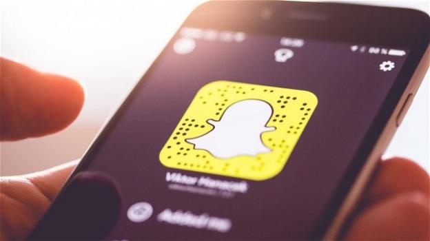 Snapchat: ancora lontana dagli utili, perde altri dirigenti, e lavora alle Storie permanenti