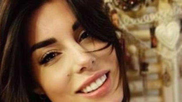 Bianca Atzei paparazzata con il figlio di Barbara D’Urso. Tra i due sembra esserci molta complicità