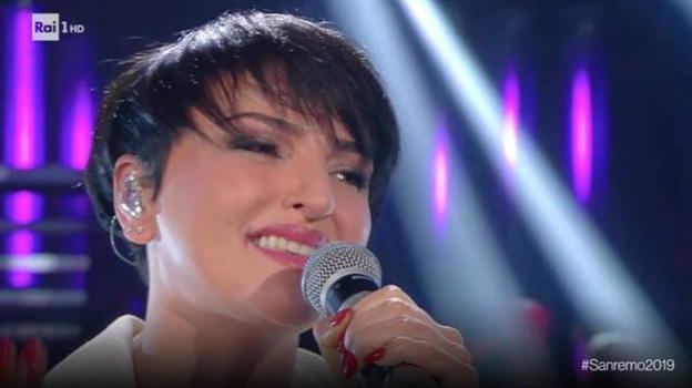 Sanremo 2019, Arisa dimentica le parole della sua canzone
