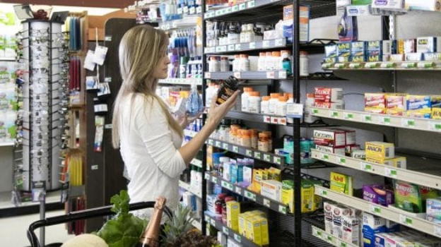 Lecce, tentata rapina in farmacia scongiurata da senegalese: "ora ditelo a Salvini che non siamo tutti cattivi"