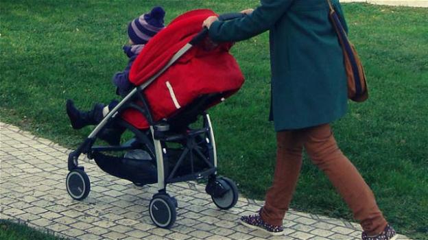Bologna , mamma e bambino di 11 mesi aggrediti da uno sconosciuto per strada