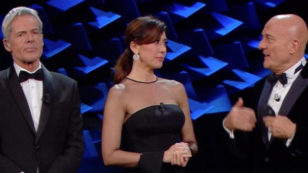 Festival di Sanremo, il Codacons attacca: "Il voto del pubblico da casa è stato annullato e umiliato"
