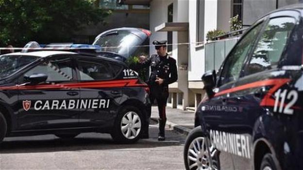 Reggio Emilia, nasconde il corpo della madre per prendere la pensione: si suicida all’arrivo dei carabinieri